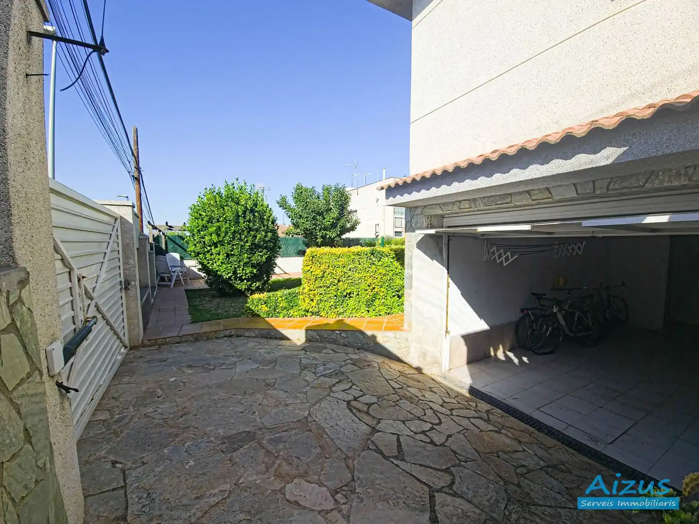 Jardí de Casa o xalet en venda en Cerdanyola del Vallès amb Aire condicionat, Calefacció i Jardí privat