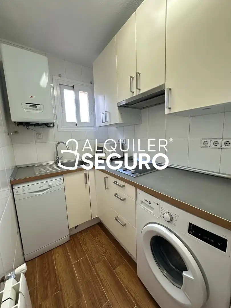 Kitchen of Flat for rent in Madrid  with Heating, Terrace and Furnished