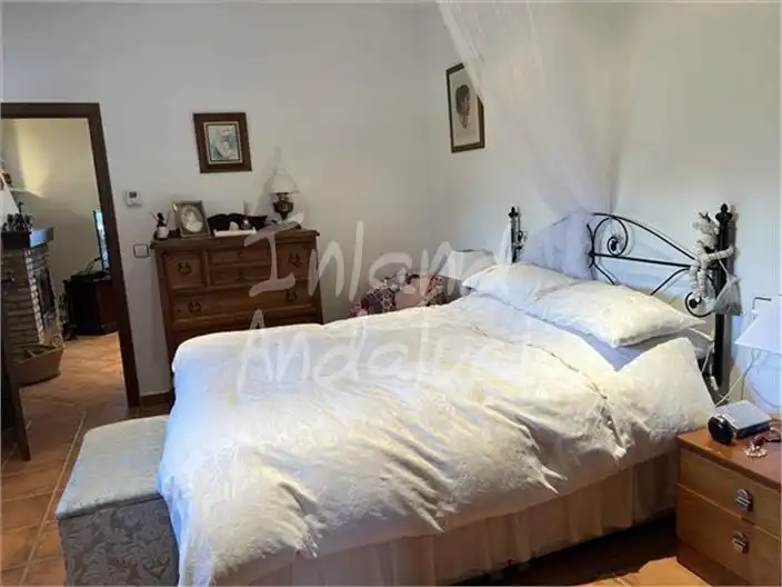 Casa rústica amb piscina en venda a Alcalá la Real, imagen 10