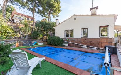 Piscina de Casa o xalet en venda en Castelldefels amb Aire condicionat, Calefacció i Terrassa