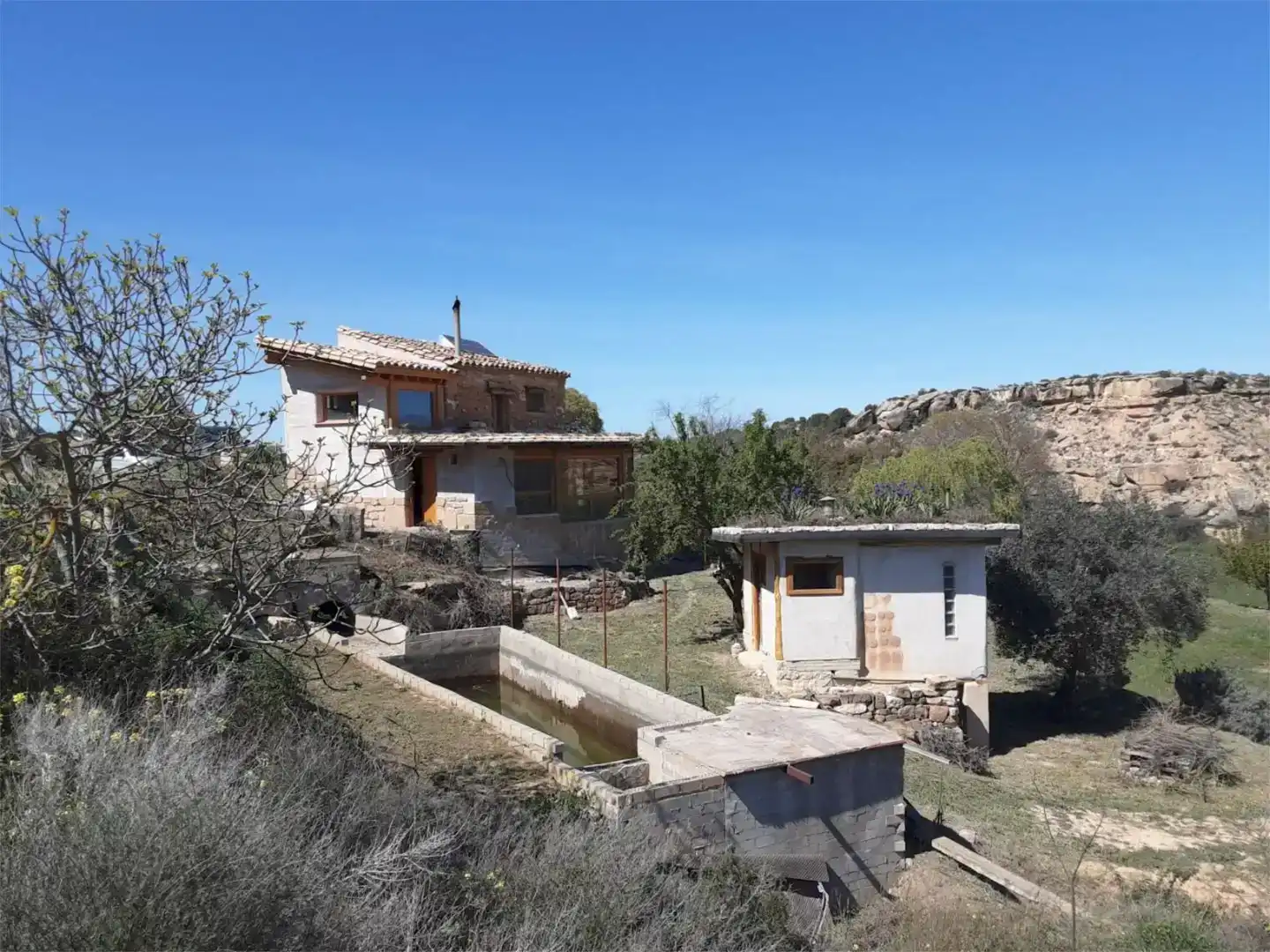 Außenansicht von Country house zum Verkauf in Caspe mit Schwimmbad und Balkon