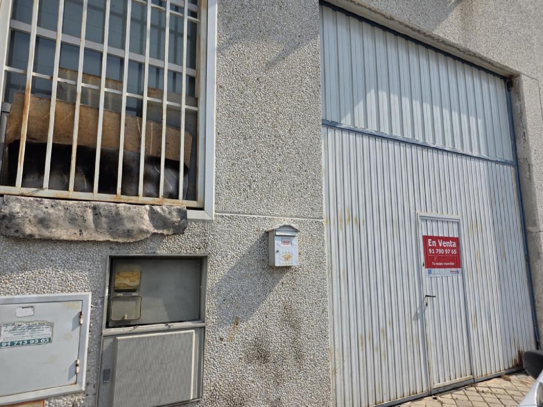 Vista exterior de Nave industrial en venta en Alcorcón