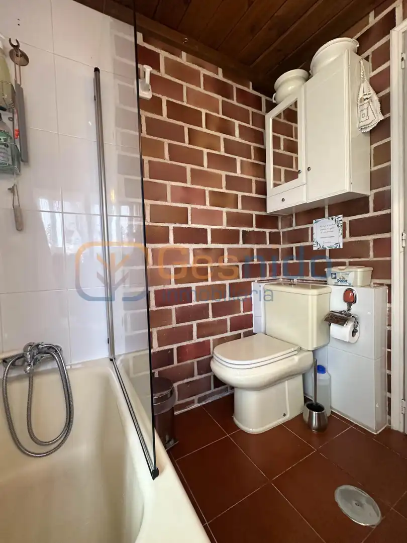 Baño de Casa o chalet en venta en Espirdo con Calefacción y Jardín privado