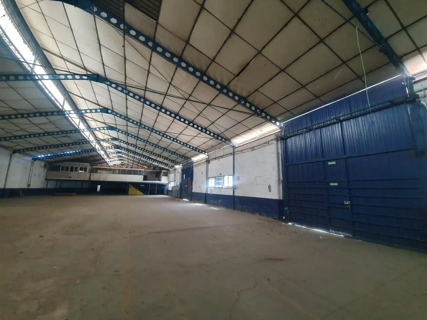 Fabrikhallen zur Miete in Sevilla