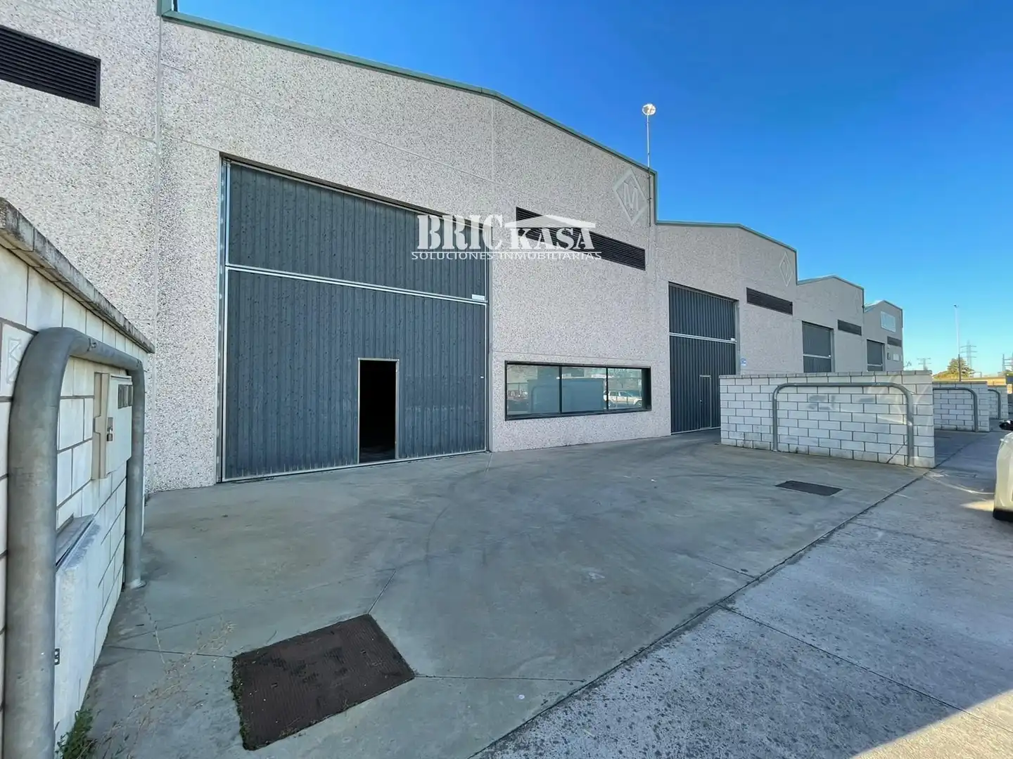 Vista exterior de Nau industrial en venda en Cáceres Capital