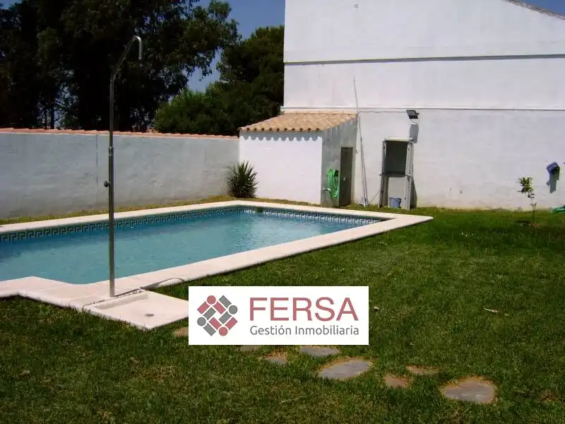 Vista exterior de Casa o chalet en venta en Chiclana de la Frontera con Calefacción, Jardín privado y Trastero