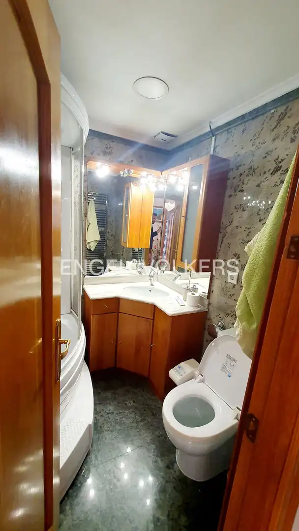 Baño de Casa adosada en venta en Aguilar de Campoo con Calefacción, Jardín privado y Parquet