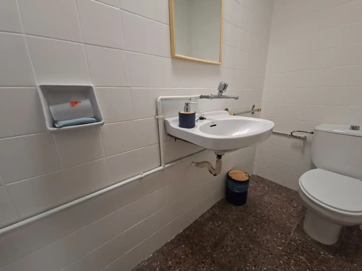Bany de Local de lloguer en Mataró