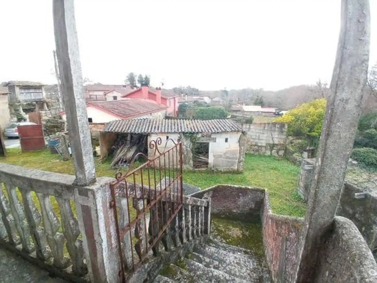 Houses for sale in Amoeiro
