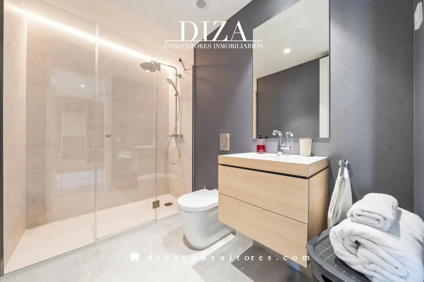 Bathroom of Houses for sale in Las Rozas de Madrid  with Air Conditioner, Heating and Private garden