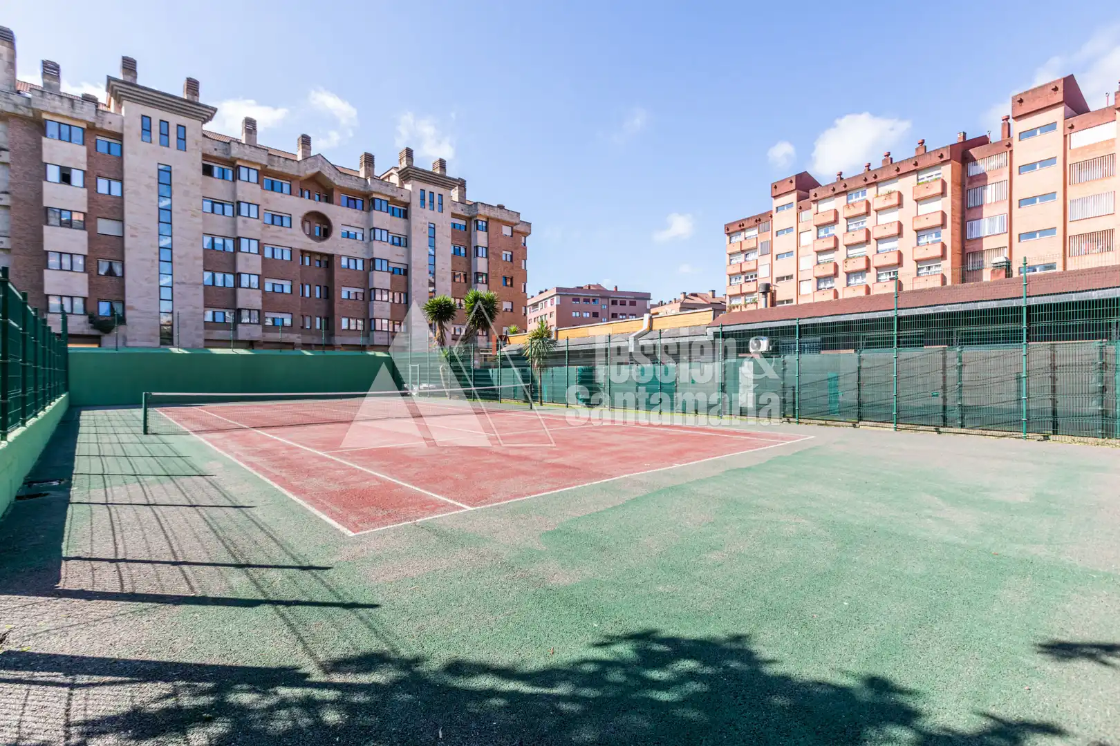 Vista exterior de Pis de lloguer en Gijón  amb Calefacció, Parquet i Forn