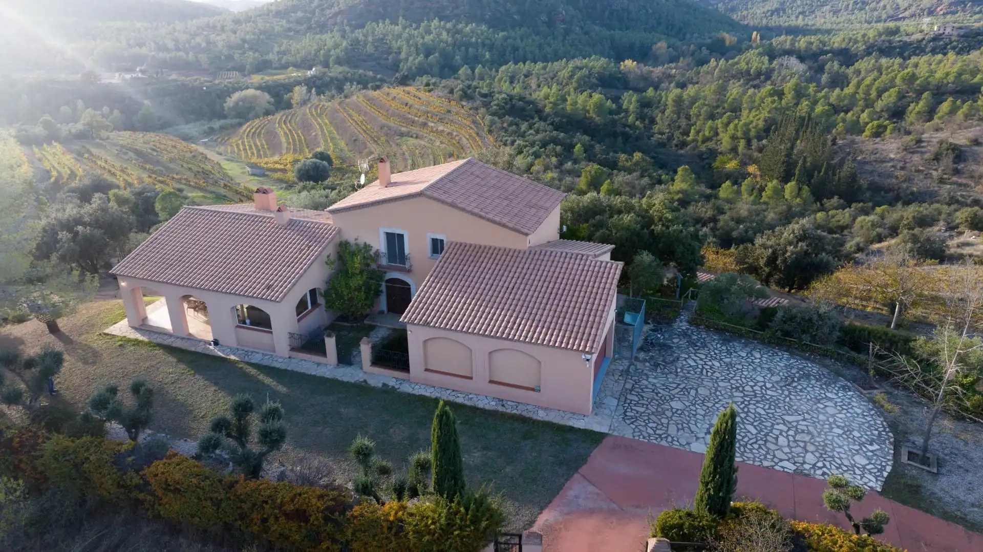 Vista exterior de Finca rústica en venda en Falset amb Calefacció, Jardí privat i Terrassa