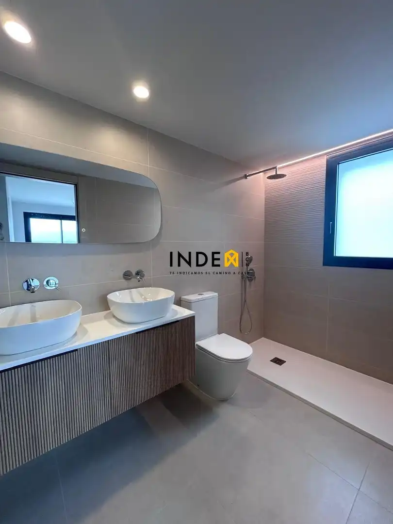 Baño de Ático de alquiler en Sant Pere de Ribes con Aire acondicionado, Calefacción y Terraza