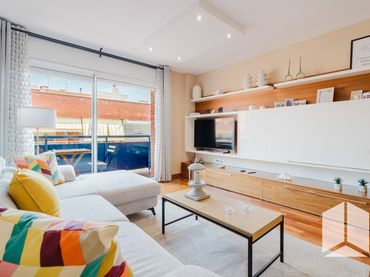 Flat with balcony for sale in Centre