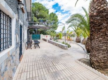 Casa rustica con balcone in vendita a Jijona / Xixona
