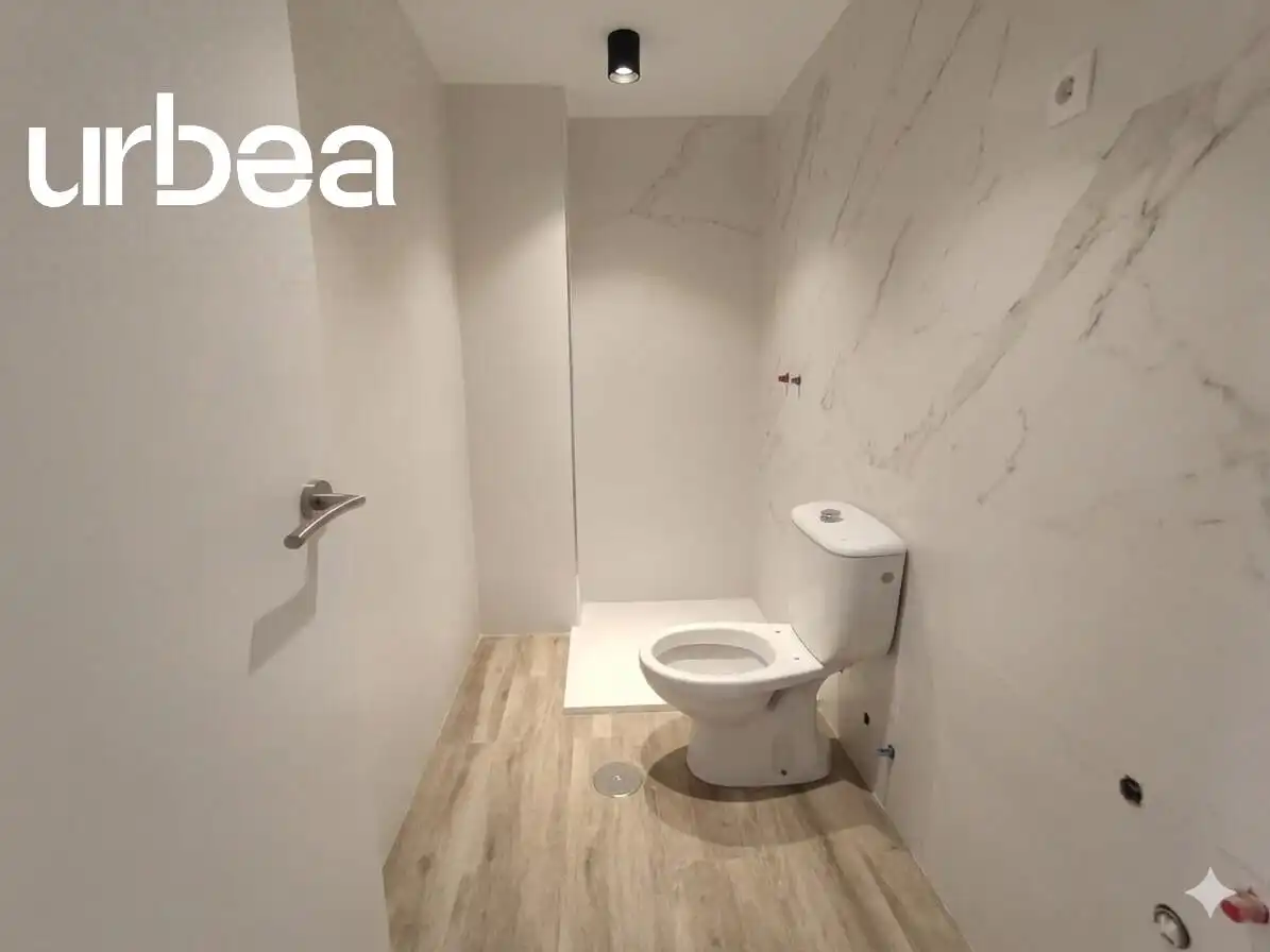 Bathroom of Flat for sale in Málaga
