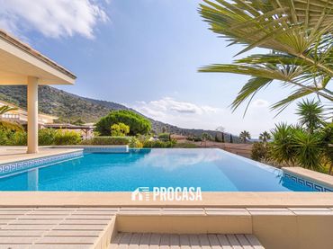 Xalet amb piscina en venda a Descartes