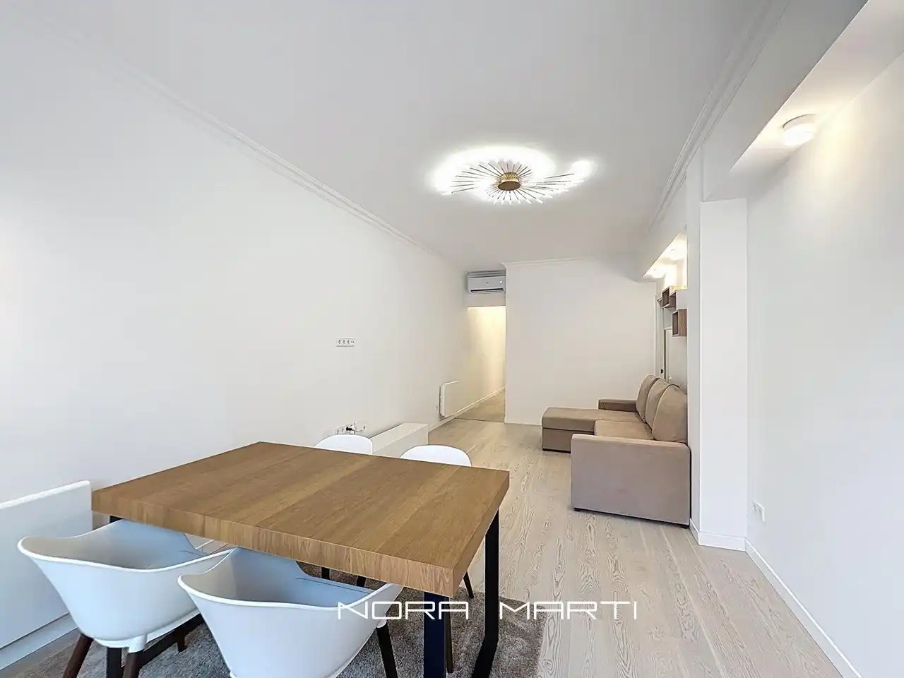 Living room of Flat for sale in Barcelona  with Air Conditioner, Heating and Parquet flooring