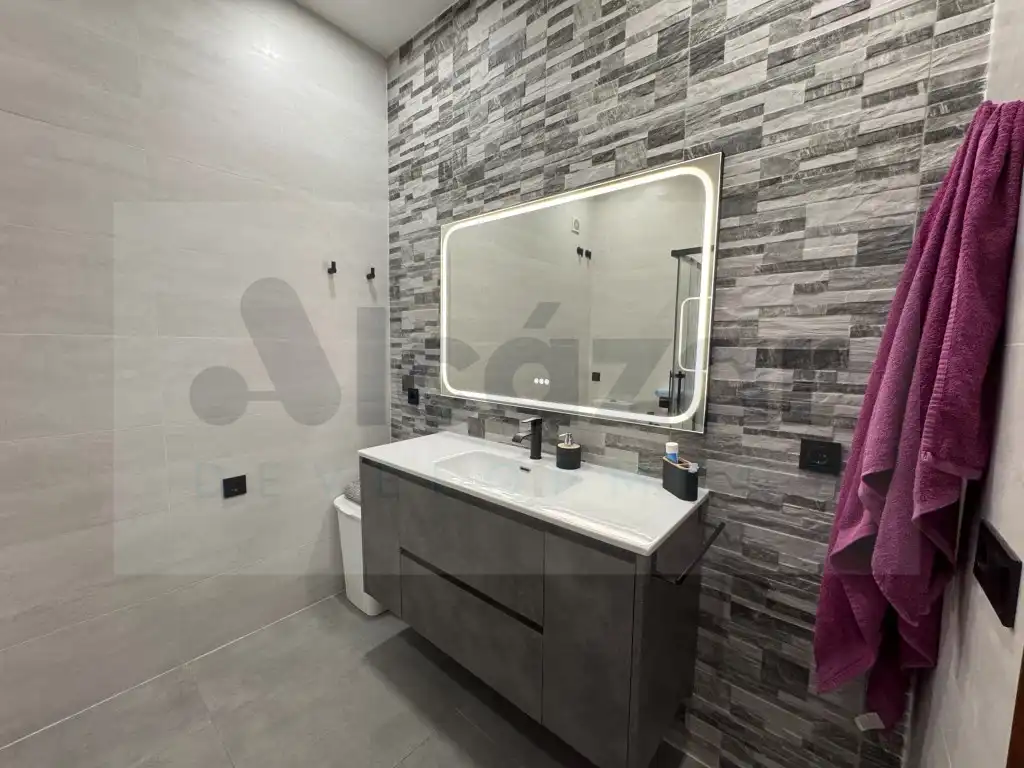 Baño de Casa adosada en venta en Mairena del Alcor con Aire acondicionado y Terraza