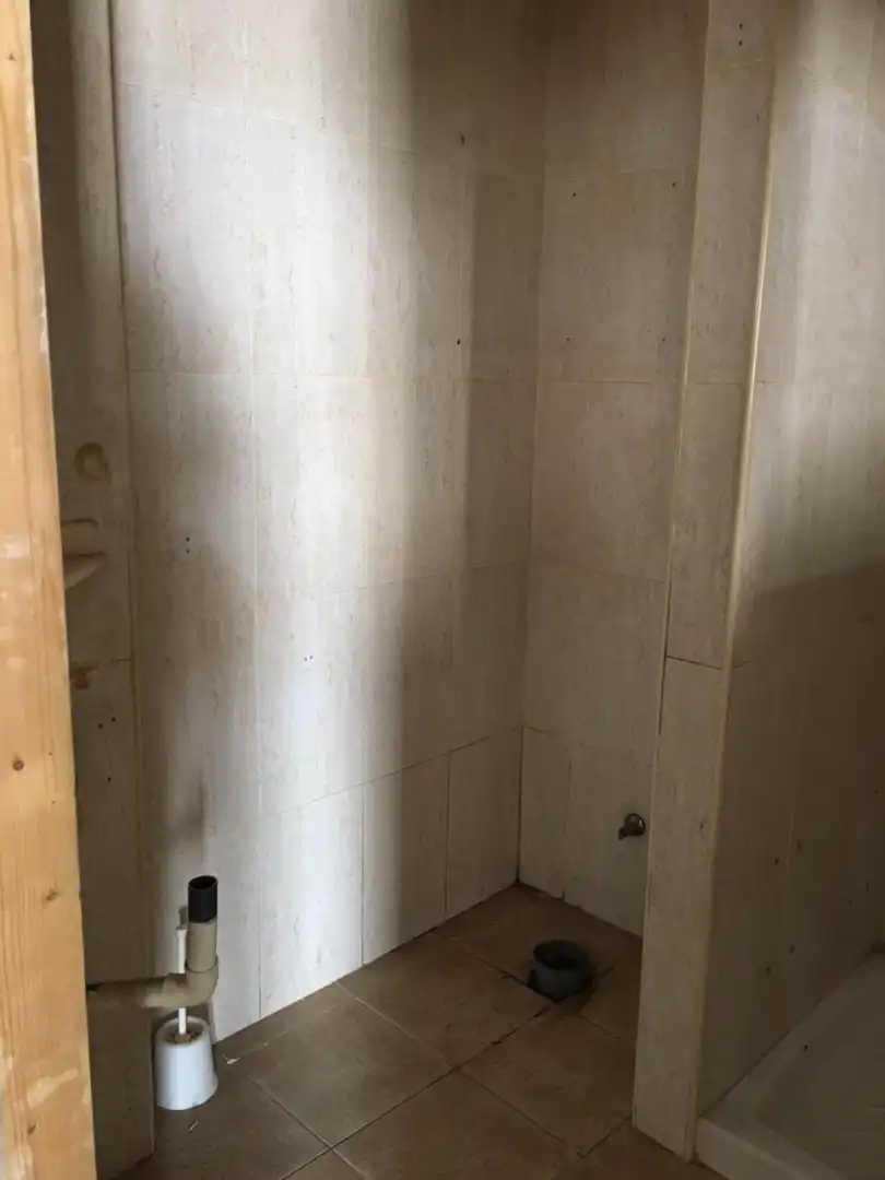 Baño de Local en venta en Almansa