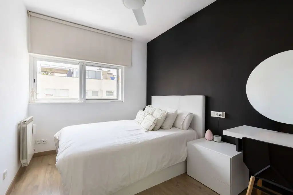 Schlafzimmer von Haus oder Chalet zum Verkauf in Badalona mit Klimaanlage, Heizung und Parkett