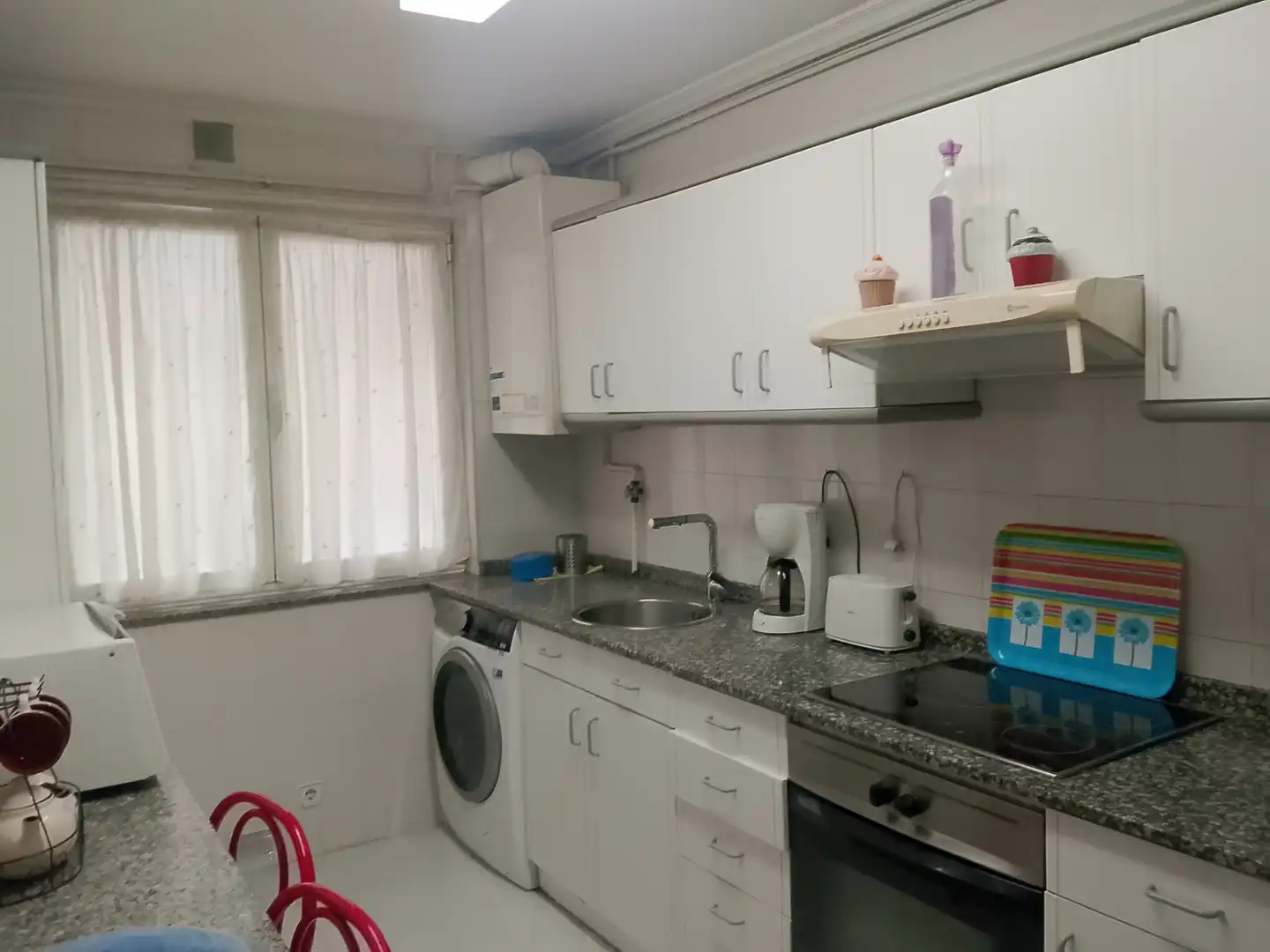 Cocina de Piso de alquiler en Avilés con Calefacción, Parquet y Amueblado