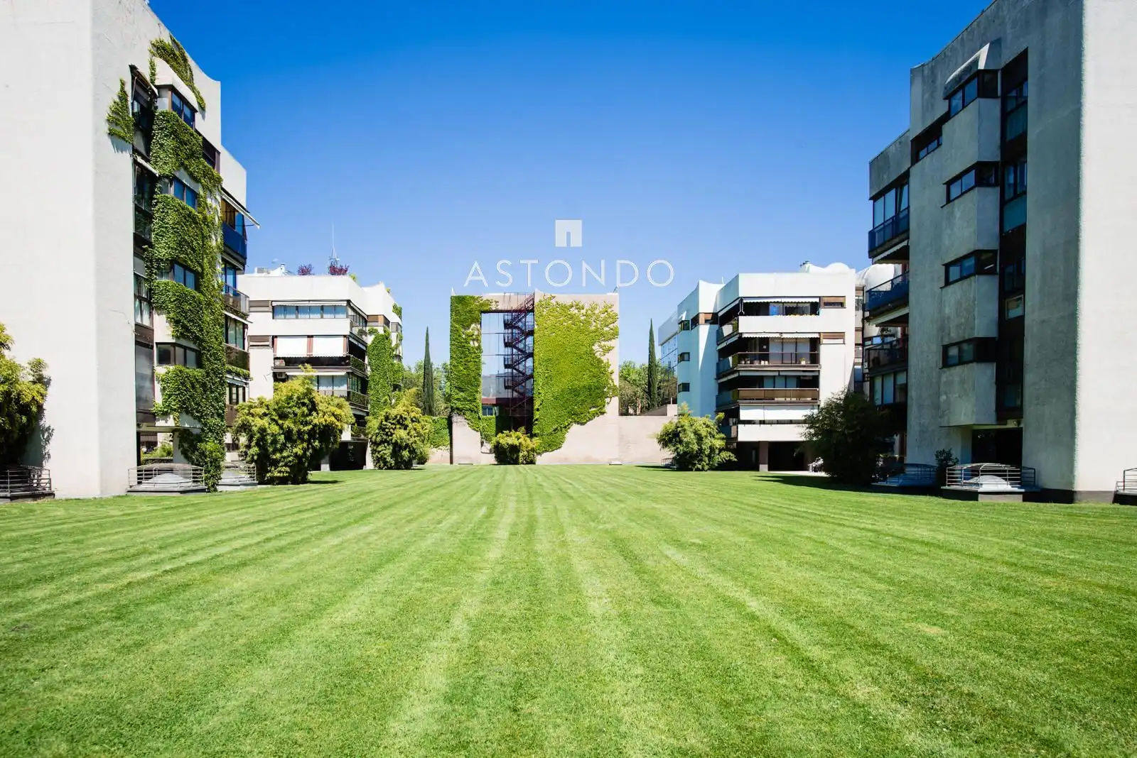 Vista exterior de Piso en venta en Madrid con Aire acondicionado, Calefacción y Terraza