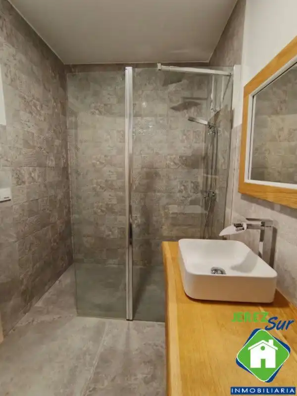 Bathroom of Flat for rent in Jerez de la Frontera  with Air Conditioner, Heating and Terrace