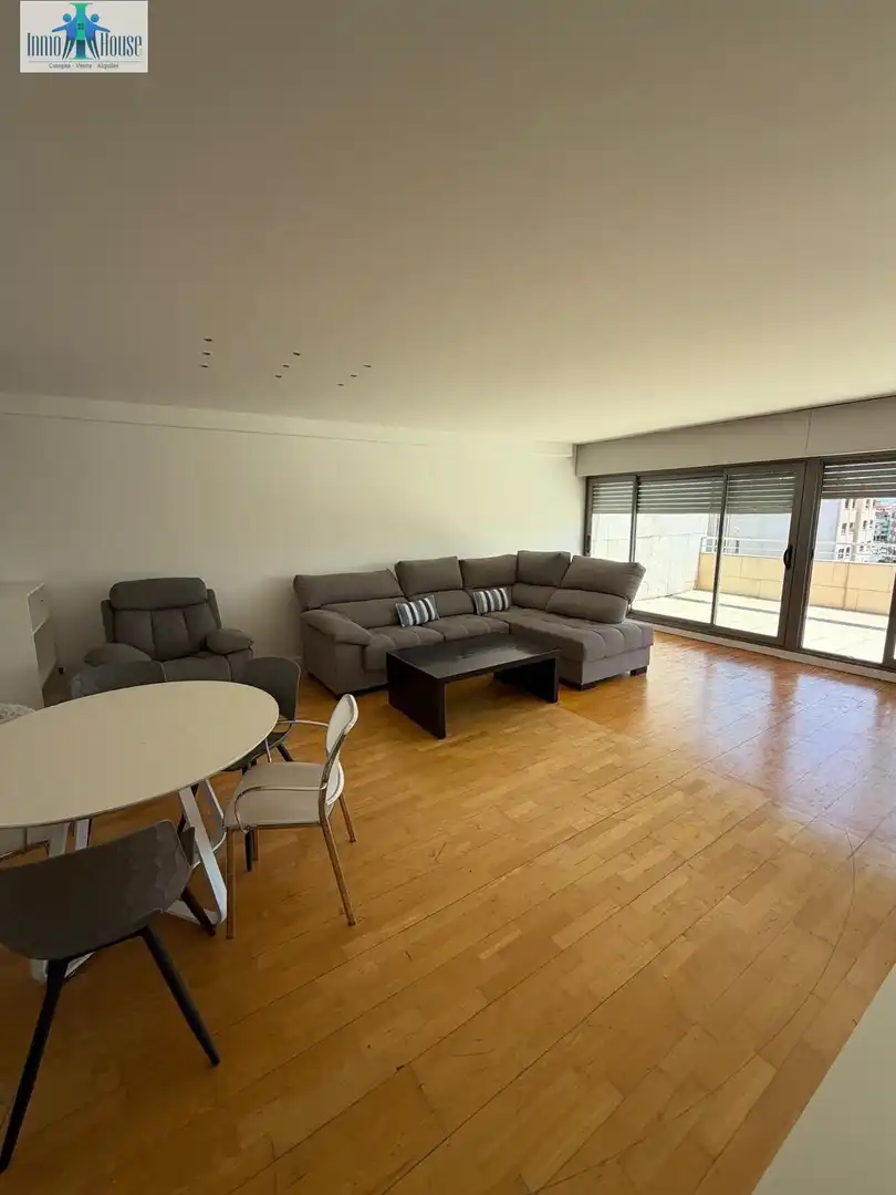 Living room of Attic for rent in Albacete  with Air Conditioner, Heating and Parquet flooring
