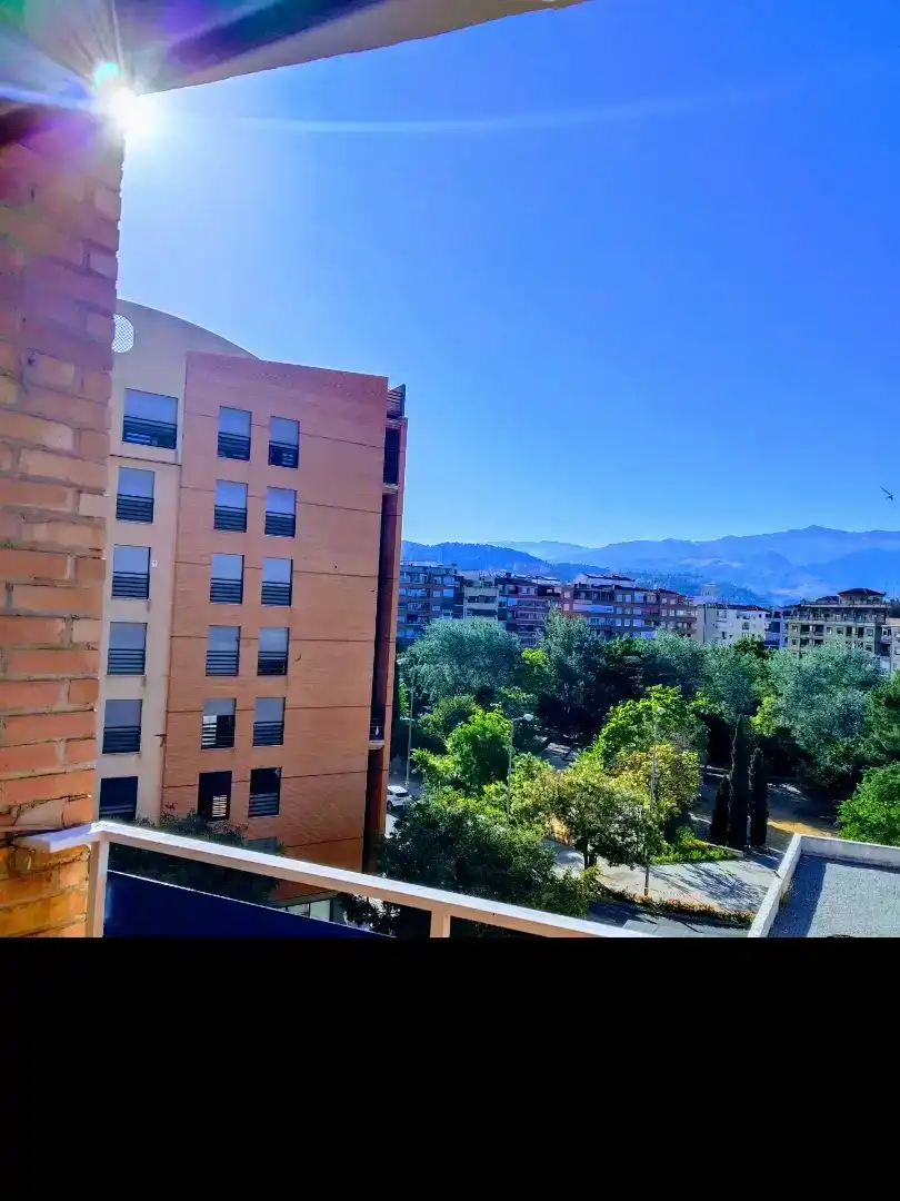 Vista exterior de Pis de lloguer en  Granada Capital amb Balcó