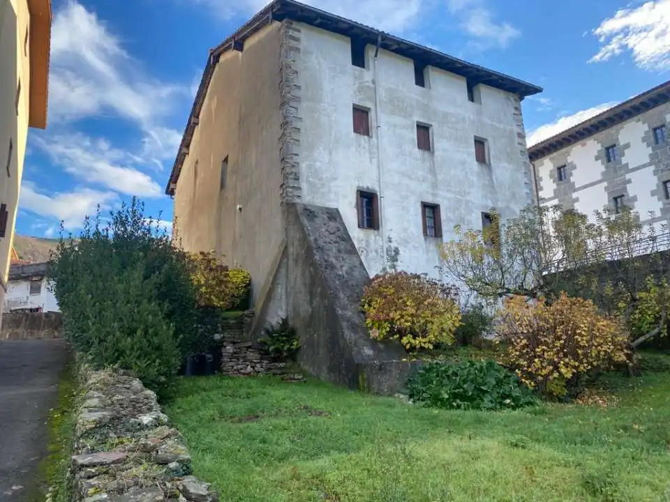Vista exterior de Casa o xalet en venda en Berastegi amb Jardí privat i Traster
