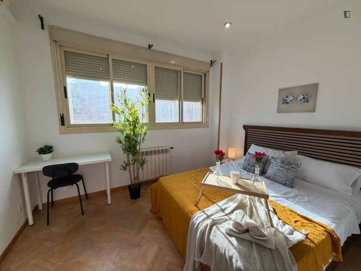 Room in Valdebernardo - Valderribas