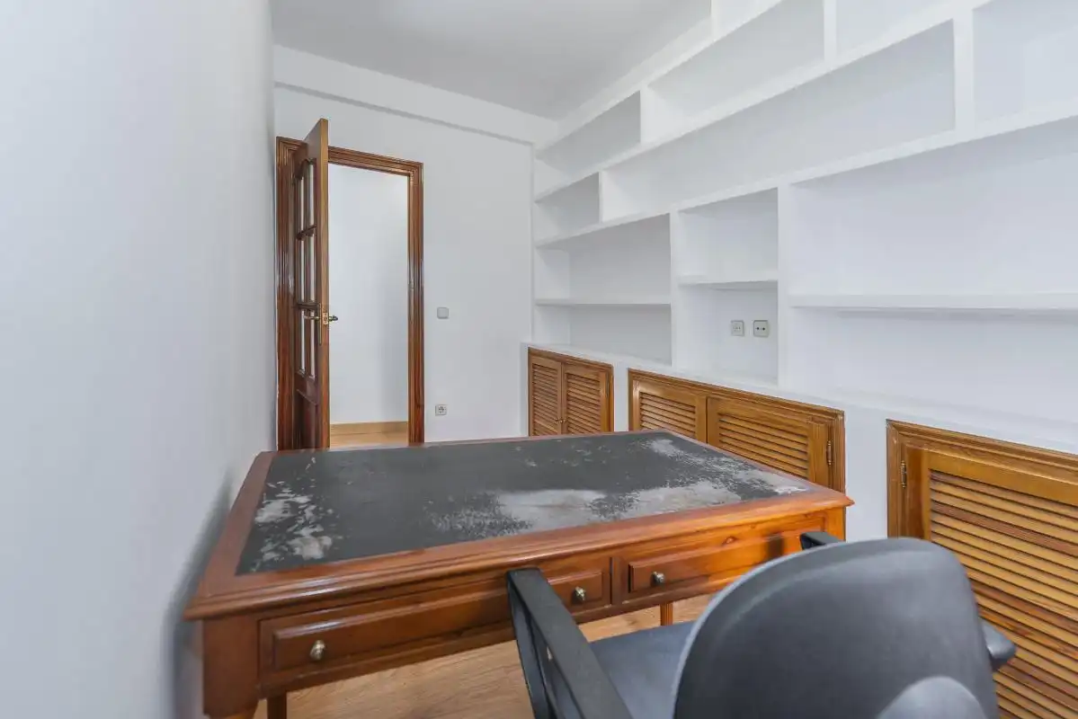 Piso en venta en Madrid con Calefacción, Terraza y Balcón