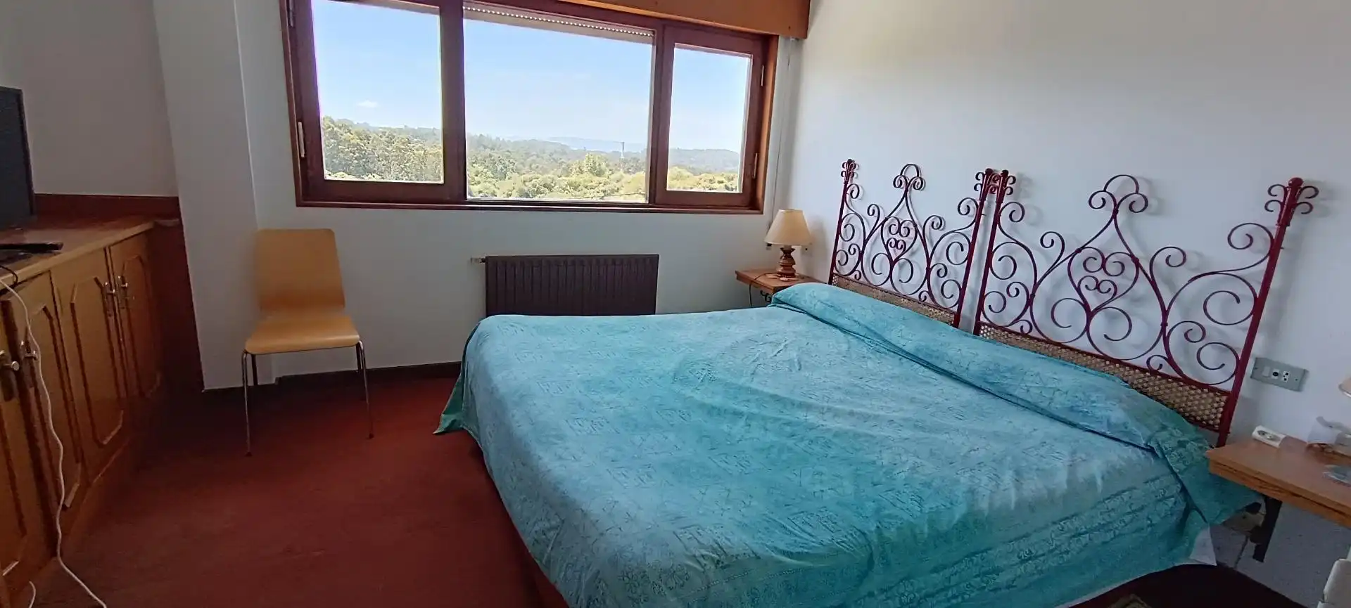 Dormitori de Casa o xalet en venda en Oleiros amb Calefacció, Terrassa i Balcó