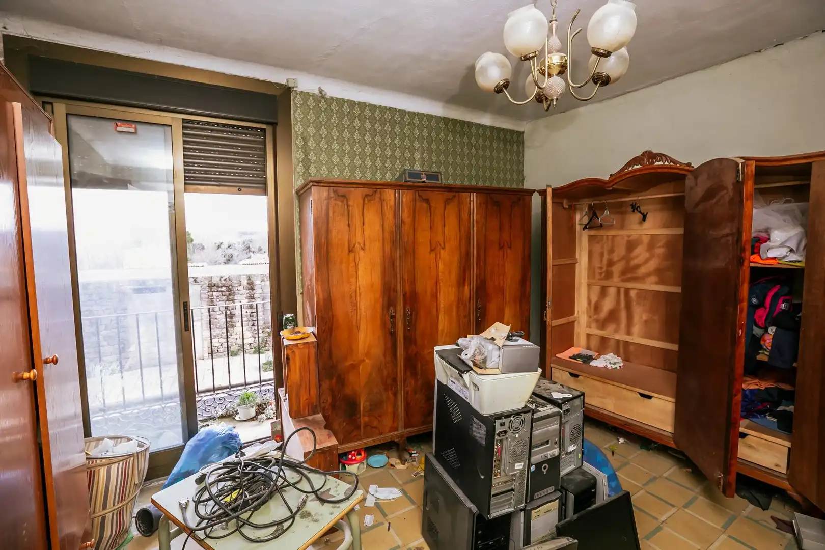 Sala d'estar de Casa o xalet en venda en Ayerbe amb Moblat i Balcó