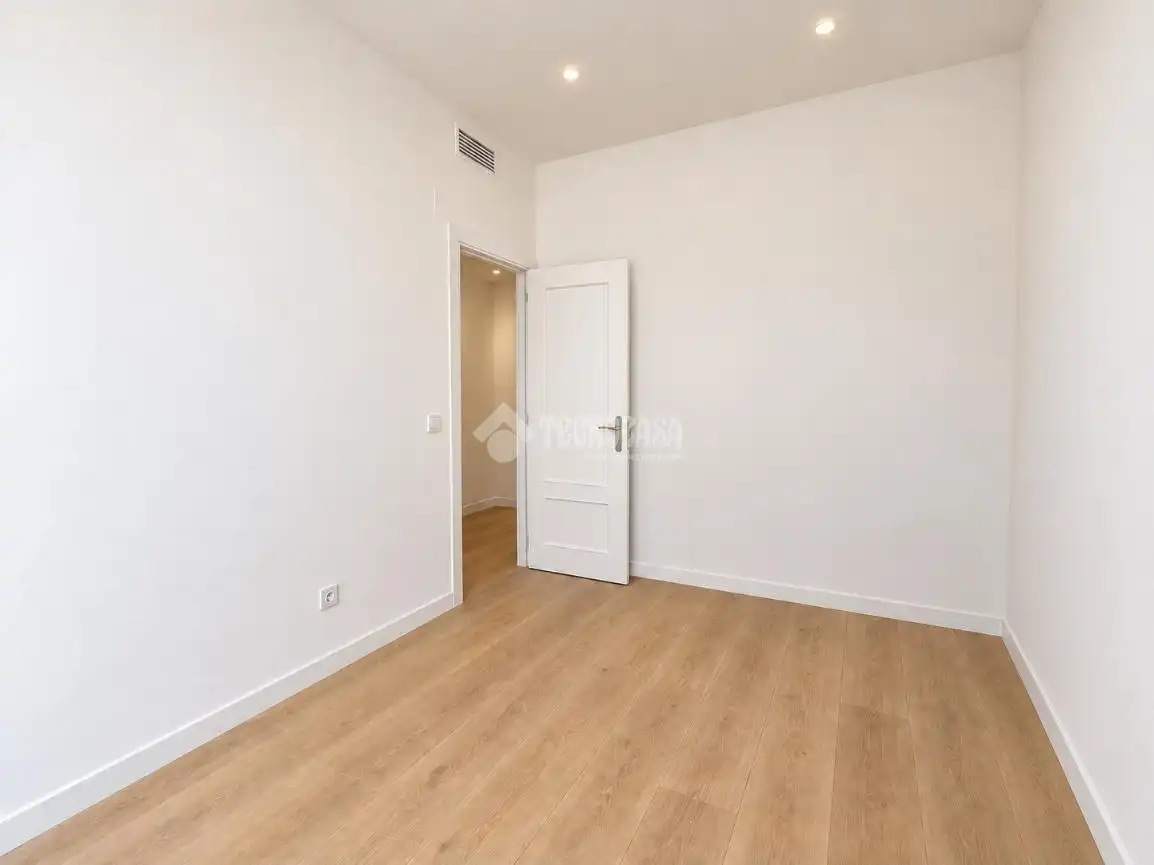 Habitación de Casa adosada en venta en Alcalá de Henares con Aire acondicionado y Trastero