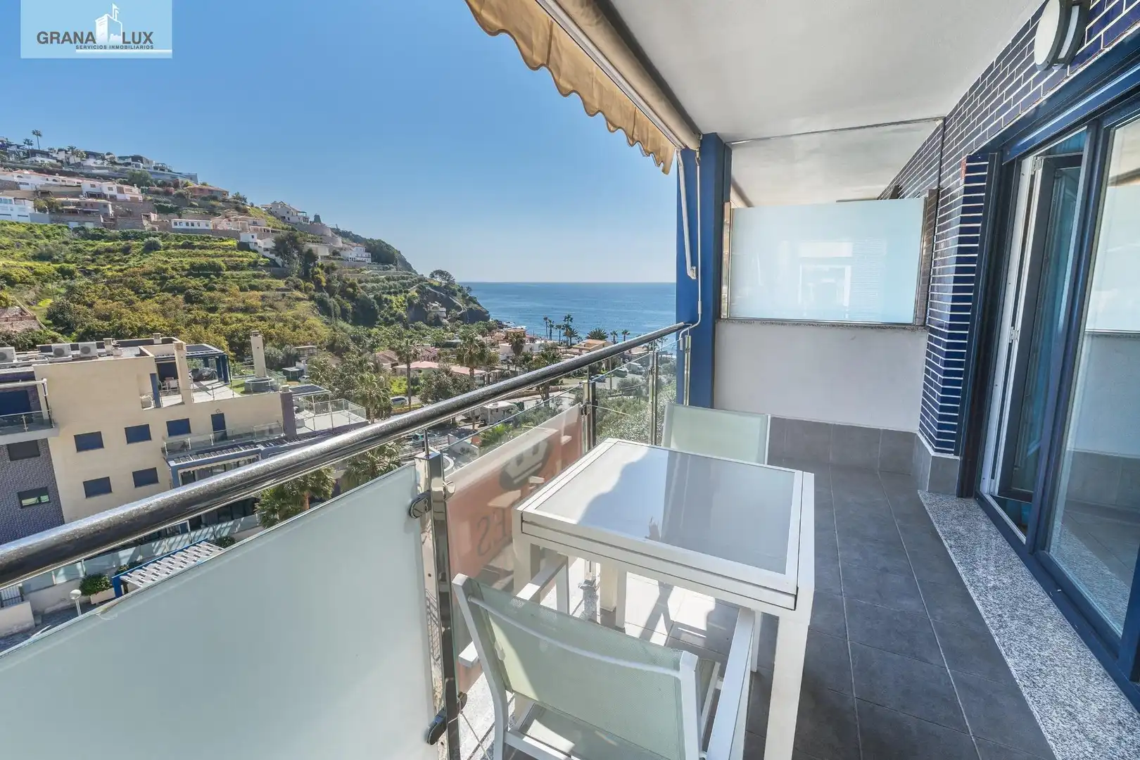 Terrasse von Wohnung zum Verkauf in Almuñécar mit Terrasse, Abstellraum und Balkon