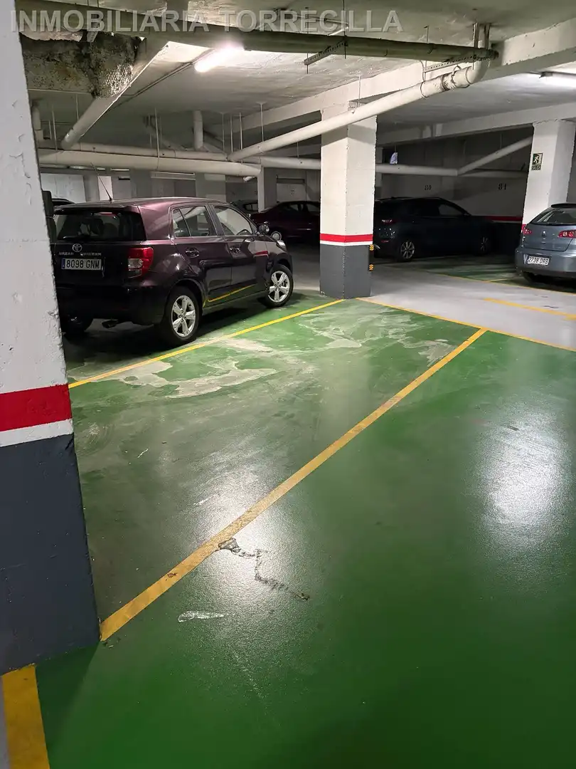 Aparcament de Pis en venda en Valladolid amb Calefacció, Parquet i Terrassa