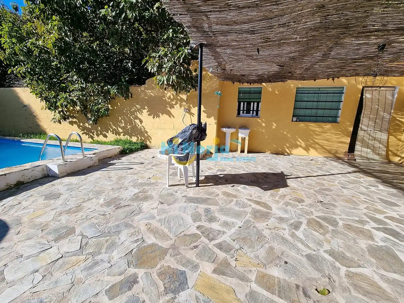 Vista exterior de Casa o chalet de alquiler en Nerja con Terraza, Piscina y Amueblado