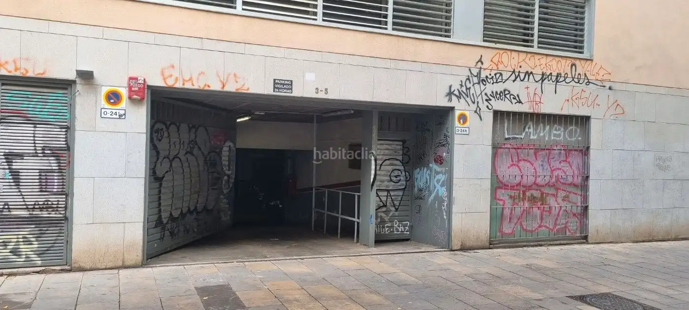 Individual en venda a Carrer d'Armengol 3