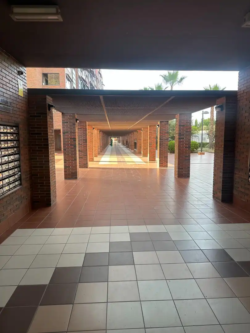 Piso de alquiler en Alicante / Alacant con Aire acondicionado y Piscina comunitaria