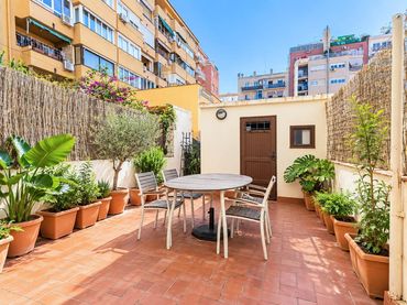Piso con ascensor en venta en COMTE BORRELL