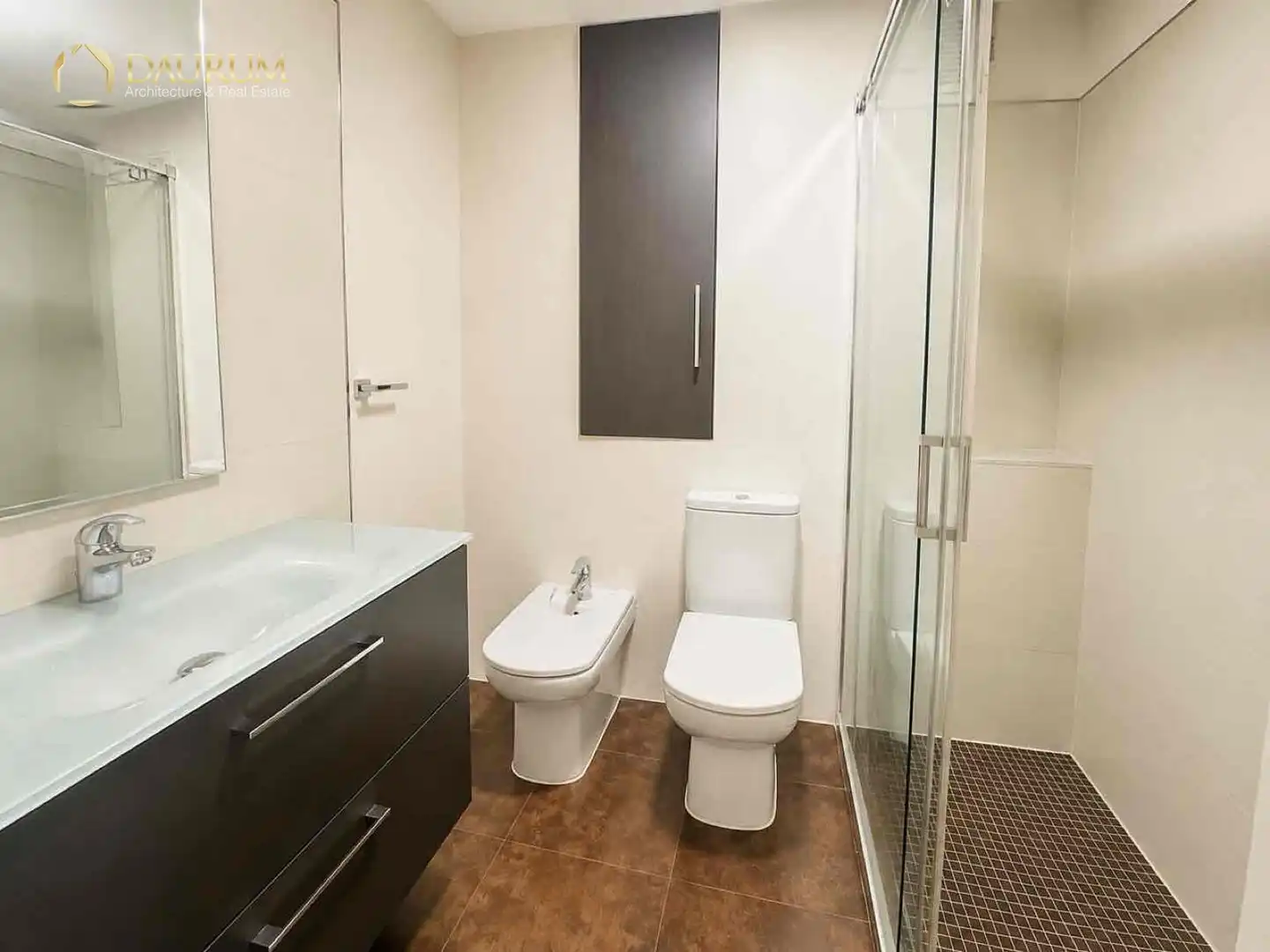 Baño de Piso en venta en Sevilla con Aire acondicionado, Trastero y Piscina