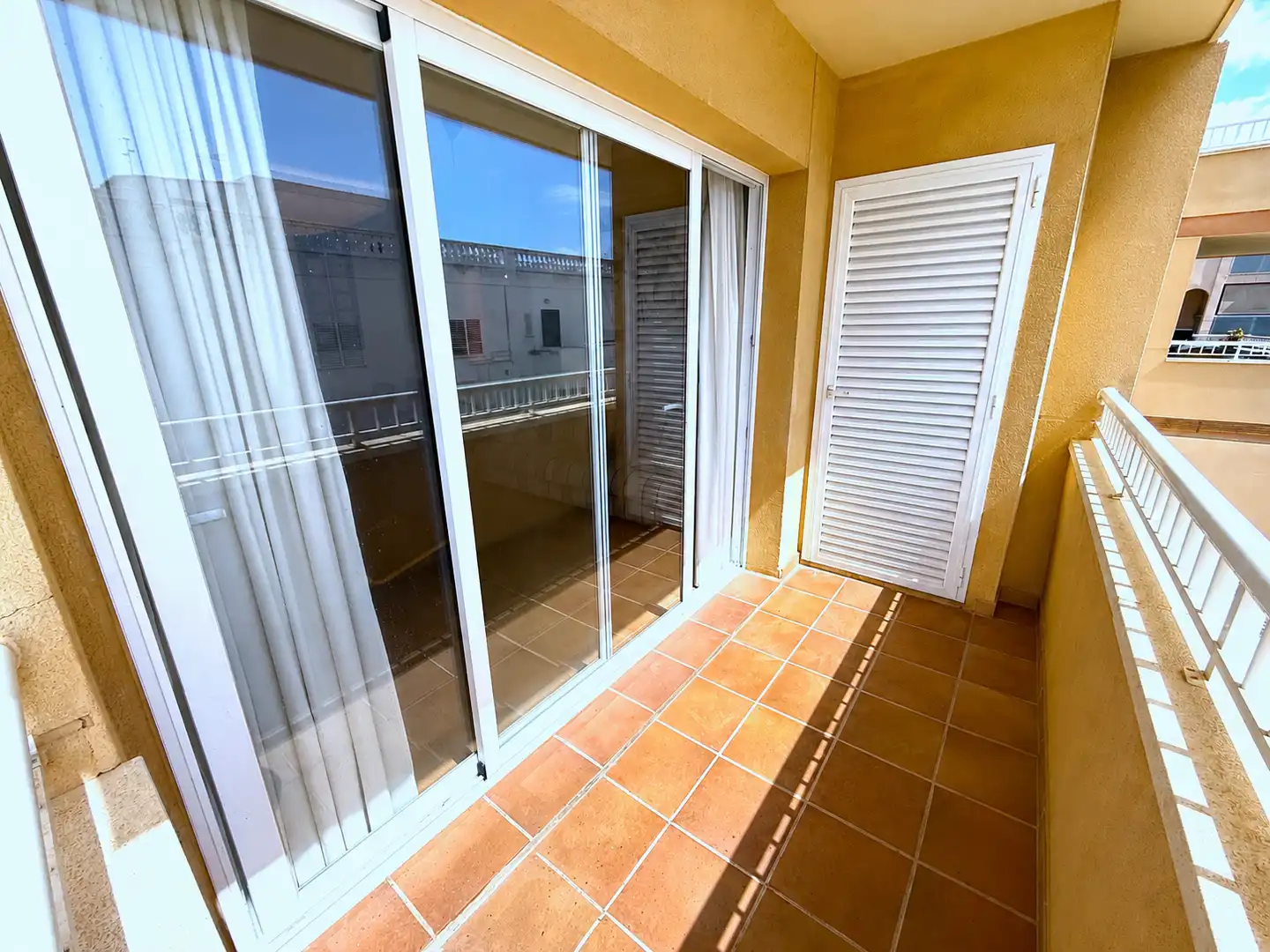 Terrasse von Wohnungen zum Verkauf in Santa Eulària des Riu mit Klimaanlage, Heizung und Terrasse