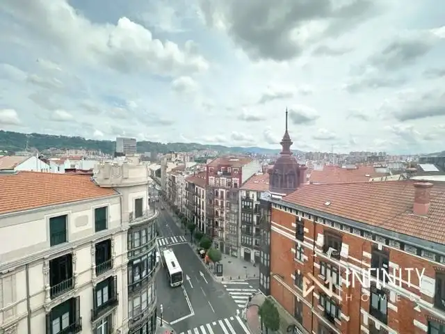 Vista exterior de Pis de lloguer en Bilbao  amb Terrassa, Forn i Rentadora