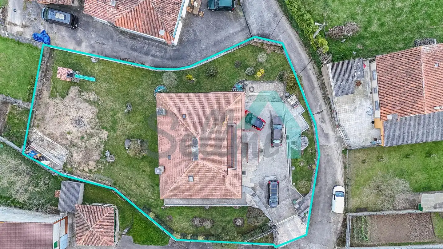 Houses for sale in Camíno De Castañéu, Viella - Granda - Meres