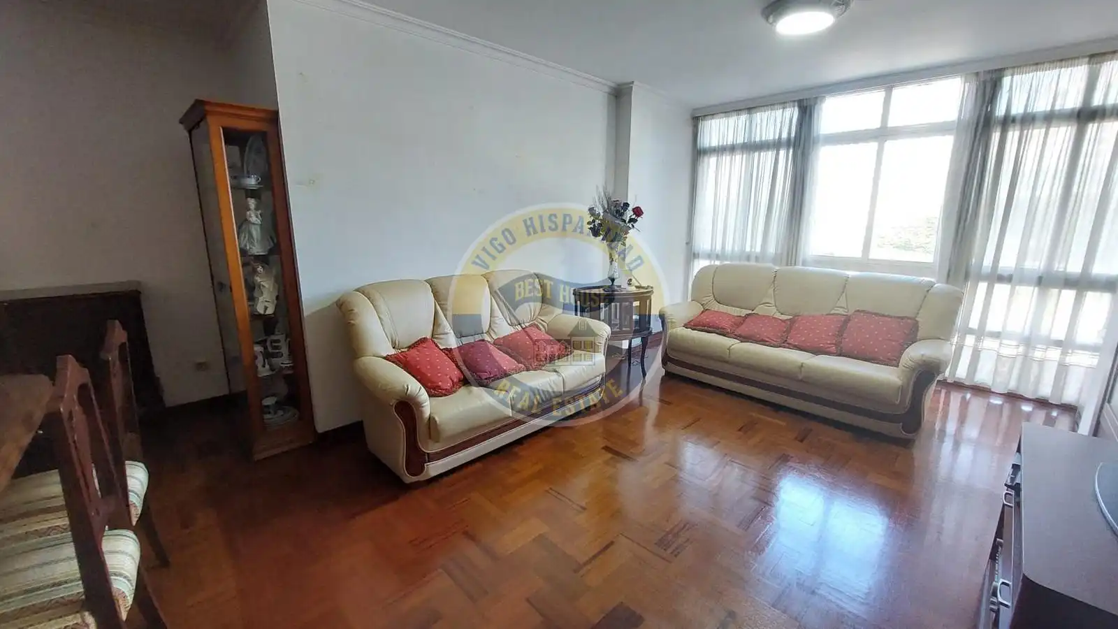 Sala de estar de Piso en venta en Vigo  con Calefacción, Parquet y Trastero