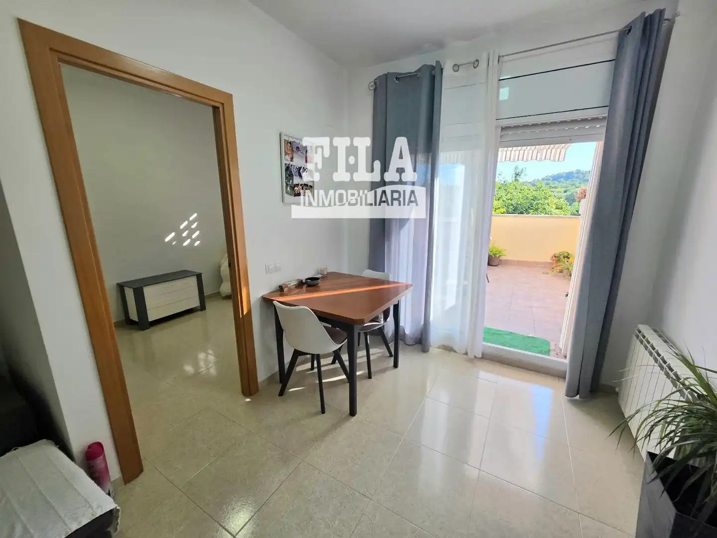Vista exterior de Piso en venta en La Pobla de Montornès   con Calefacción y Terraza