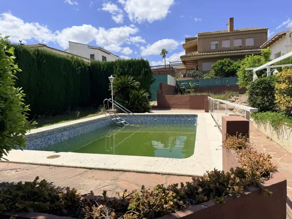 Piscina de Casa o chalet en venta en Torrent