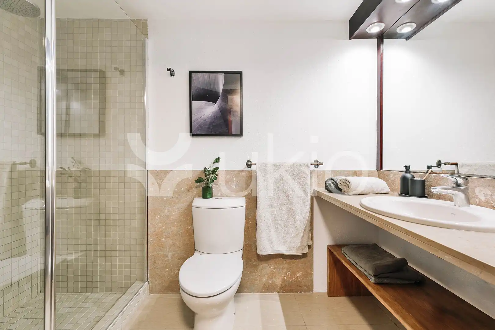 Baño de Apartamento de alquiler en Barcelona con Aire acondicionado, Calefacción y Amueblado